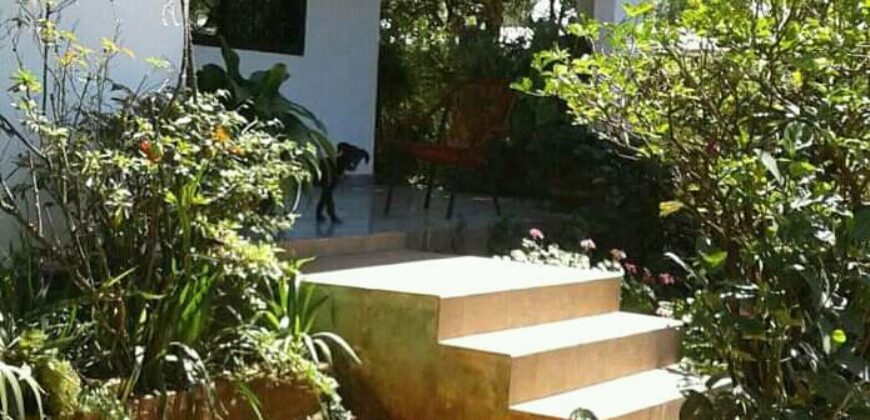 Casa en venta en Villa Elisa sobre calle asfaltada Paso Medín!