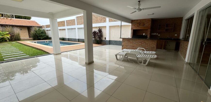 ¡¡EN VENTA HERMOSA RESIDENCIA  CON PISCINA EN BARRIO JARA (600 M2)!!