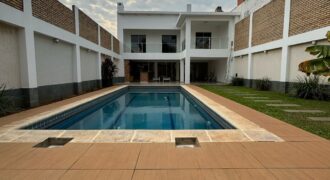 ¡¡EN  ALQUILER HERMOSA RESIDENCIA CON PISCINA EN BARRIO JARA (600 m2)