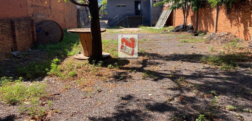 VENDO HERMOSA PROPIEDAD CON OFICINA SOBRE AVDA DEFENSORES DEL CHACO