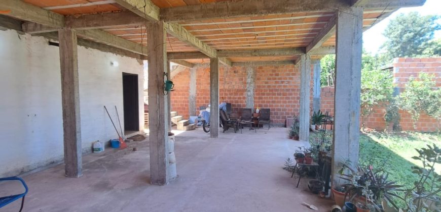 A LA VENTA CASA EN CIUDAD DE YPANE