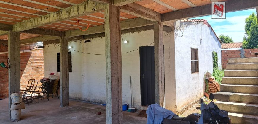 A LA VENTA CASA EN CIUDAD DE YPANE