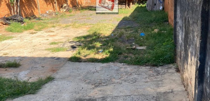 VENDO O ALQUILO HERMOSA PROPIEDAD CON OFICINA SOBRE AVDA DEFENSORES DEL CHACO CASI TOBATI