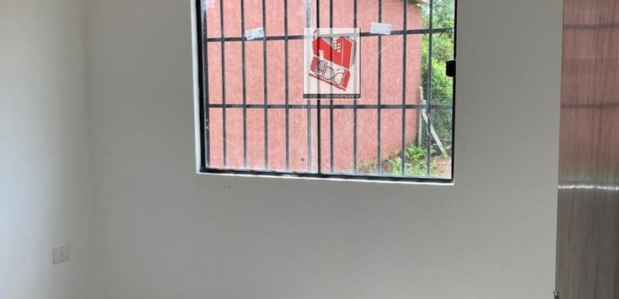 A LA VENTA CASA A ESTRENAR EN CAPIATA ZONA PARADA LINEA 27