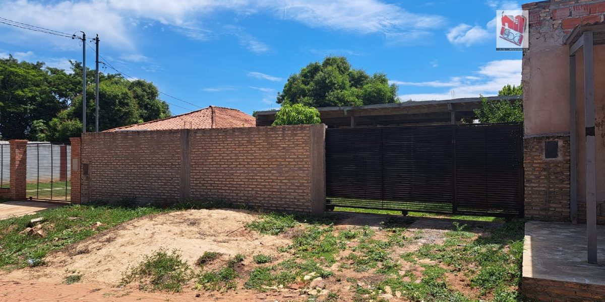 A LA VENTA CASA EN CIUDAD DE YPANE