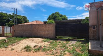 A LA VENTA CASA EN CIUDAD DE YPANE