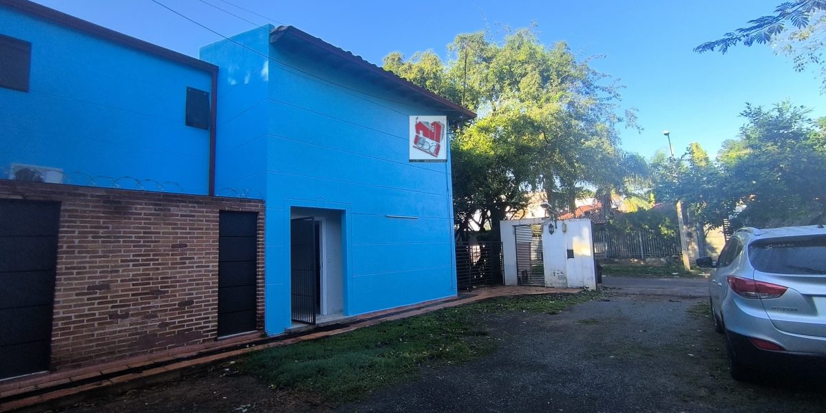 ALQUILAMOS DUPLEX EN BARRIO SANTA MARIA CERCANIA AL SUPERMERCADO LA BOMBA