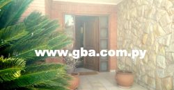 EN VENTA BELLA RESIDENCIA – LUQUE LOMA MERLO