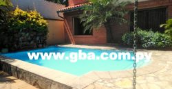 EN VENTA BELLA RESIDENCIA – LUQUE LOMA MERLO