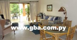 EN VENTA BELLA RESIDENCIA – LUQUE LOMA MERLO