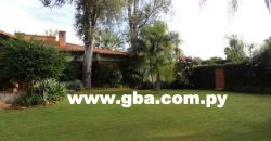 EN VENTA BELLA RESIDENCIA – LUQUE LOMA MERLO