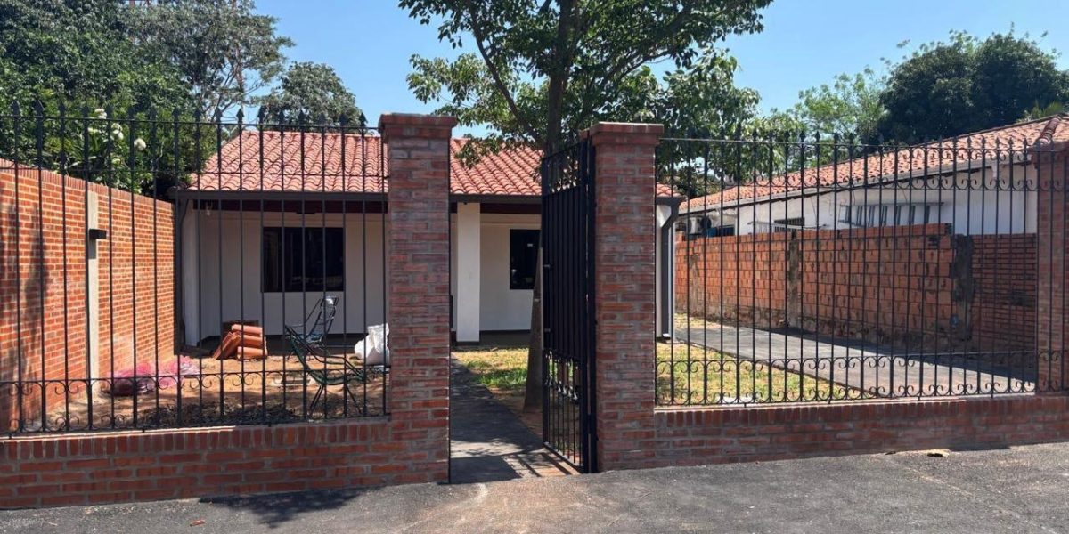 Vendo casa en Villa Elisa – Barrio Villa Bonita – Sobre calle Asfaltada
