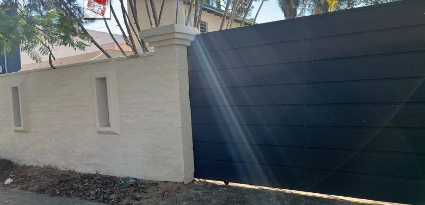 HERMOSO CHALET EN ALQUILER A PASOS DE MADAME LYNCH – BARRIO SANTA MARIA