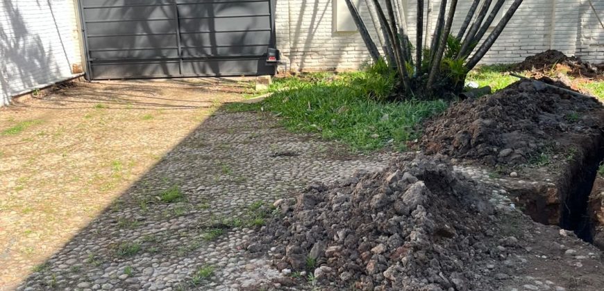 HERMOSO CHALET EN ALQUILER A PASOS DE MADAME LYNCH – BARRIO SANTA MARIA